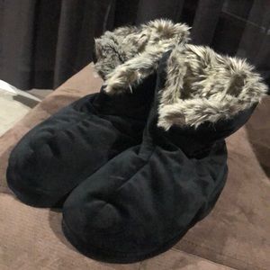 MASSAGING FEET SLIPPERS BOOTS